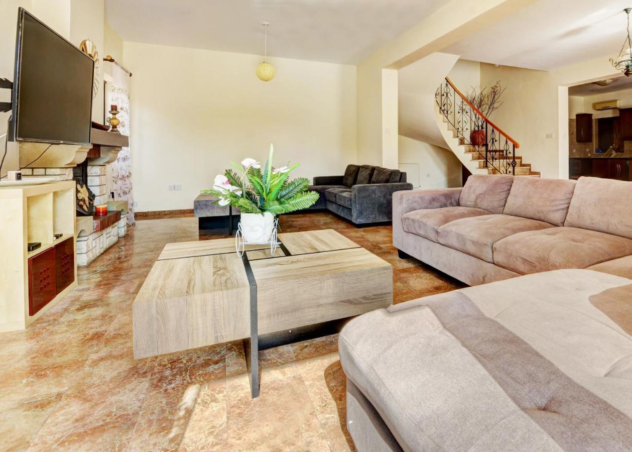 Villa Eva Айя Напа Екстериор снимка