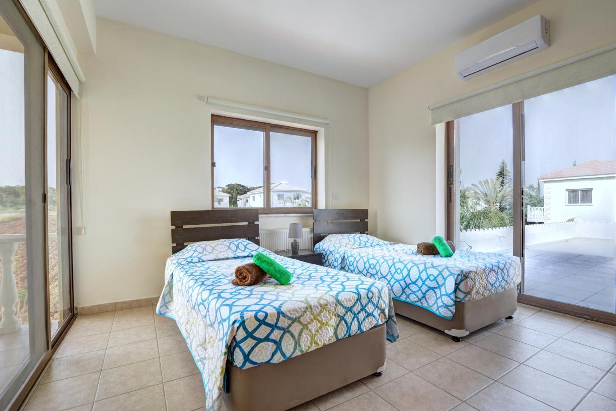 Villa Eva Айя Напа Екстериор снимка