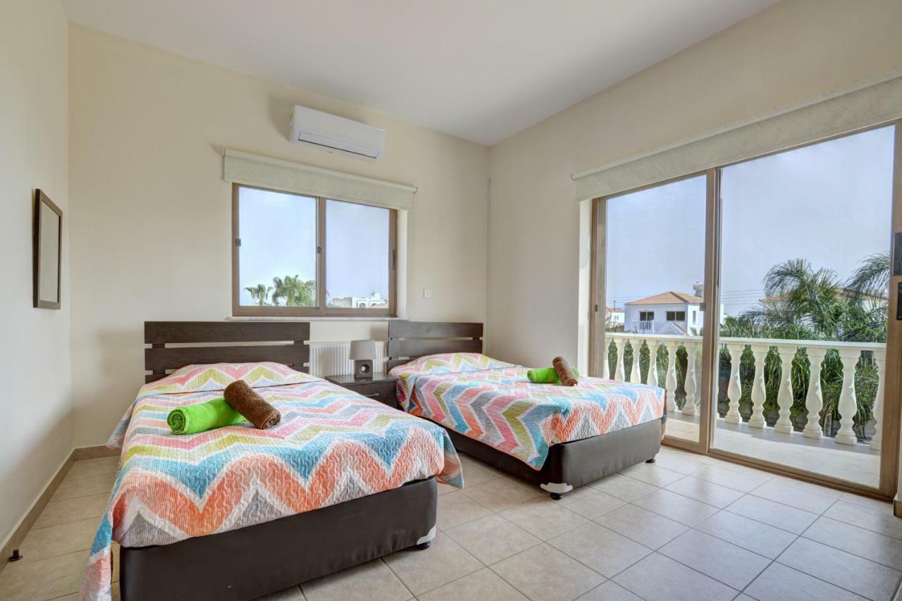 Villa Eva Айя Напа Екстериор снимка