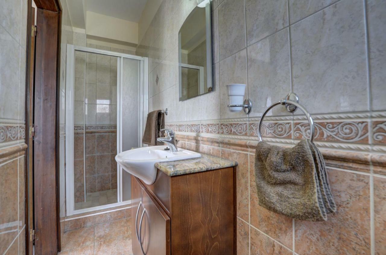Villa Eva Айя Напа Екстериор снимка