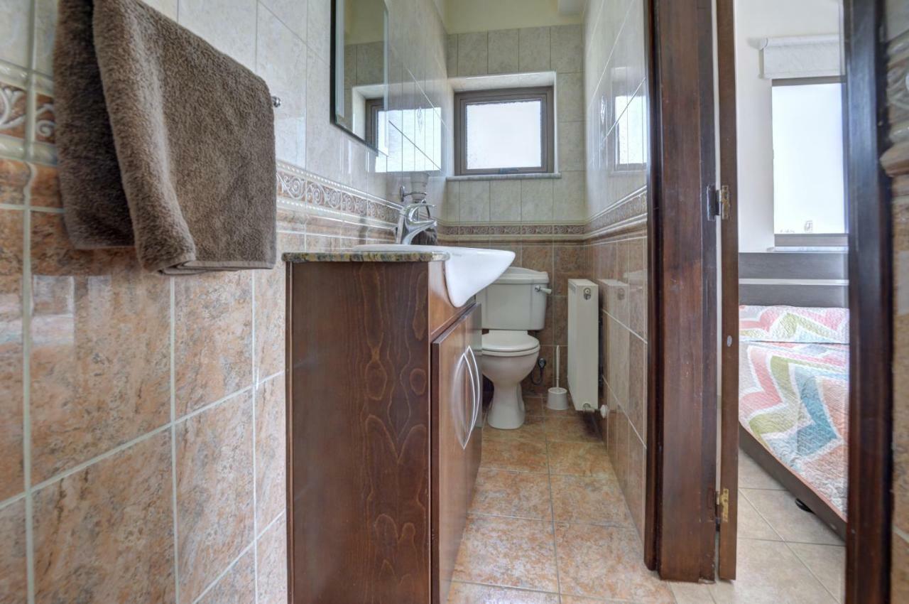 Villa Eva Айя Напа Екстериор снимка