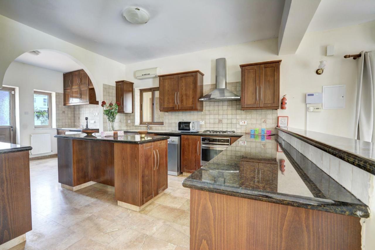 Villa Eva Айя Напа Екстериор снимка