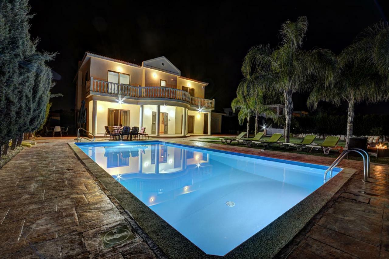 Villa Eva Айя Напа Екстериор снимка